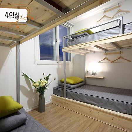 First Guesthouse Busan Dış mekan fotoğraf